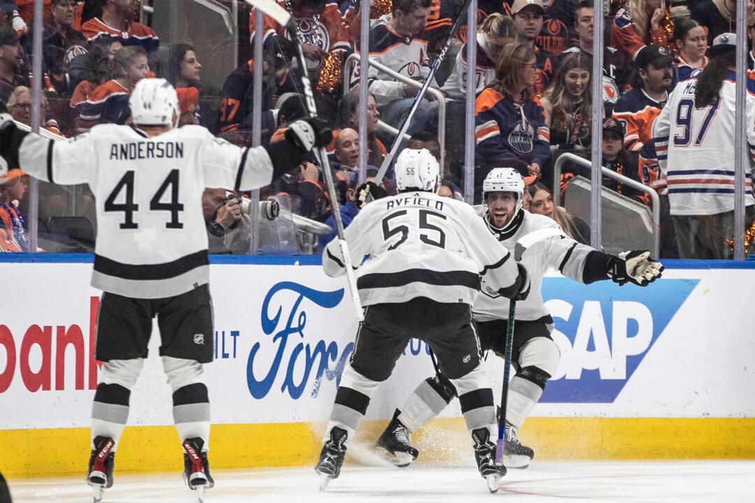 Kopitar’s Overtime Goal Gets Kings Even in Playoff Series With Oilers