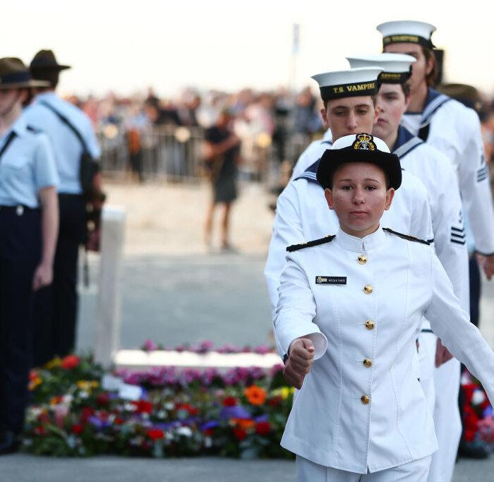 Queenslanders Gather in Their Thousands for Anzac Day