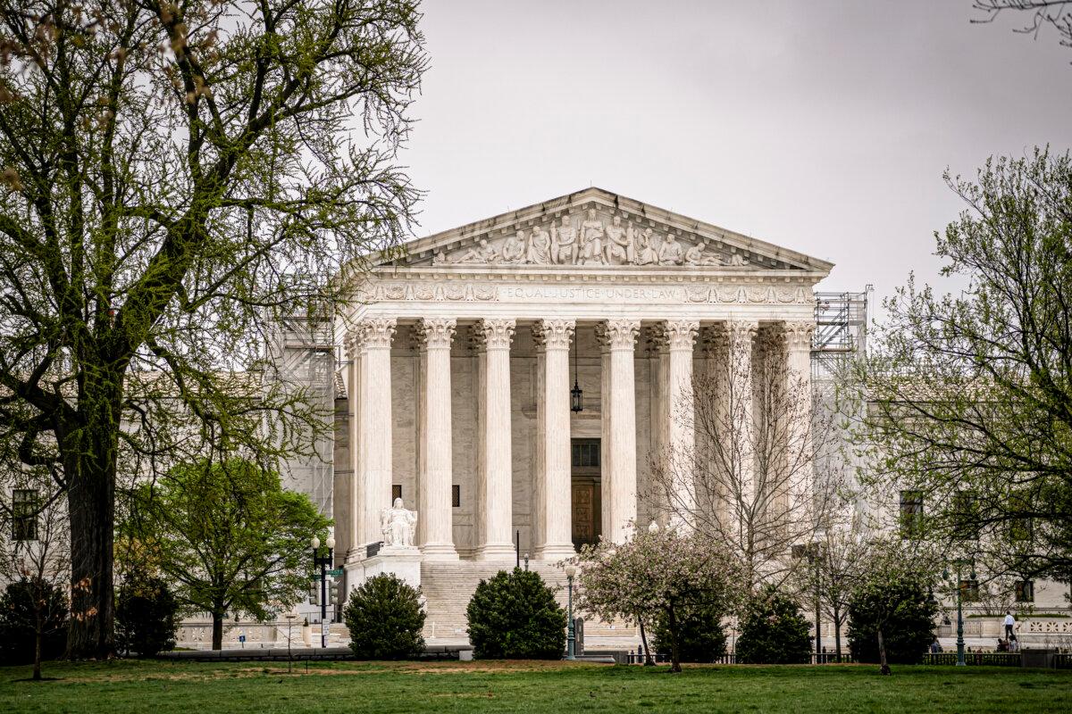The Supreme Court in Washington on April 2, 2024. (Madalina Vasiliu/The Epoch Times)