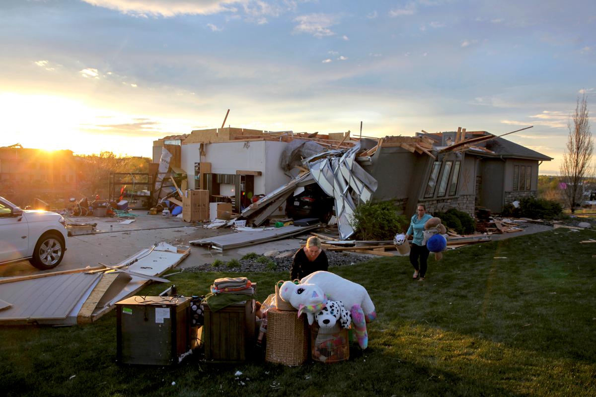 Tornadoes Strike Nebraska and Iowa, Damaging Hundreds of Houses