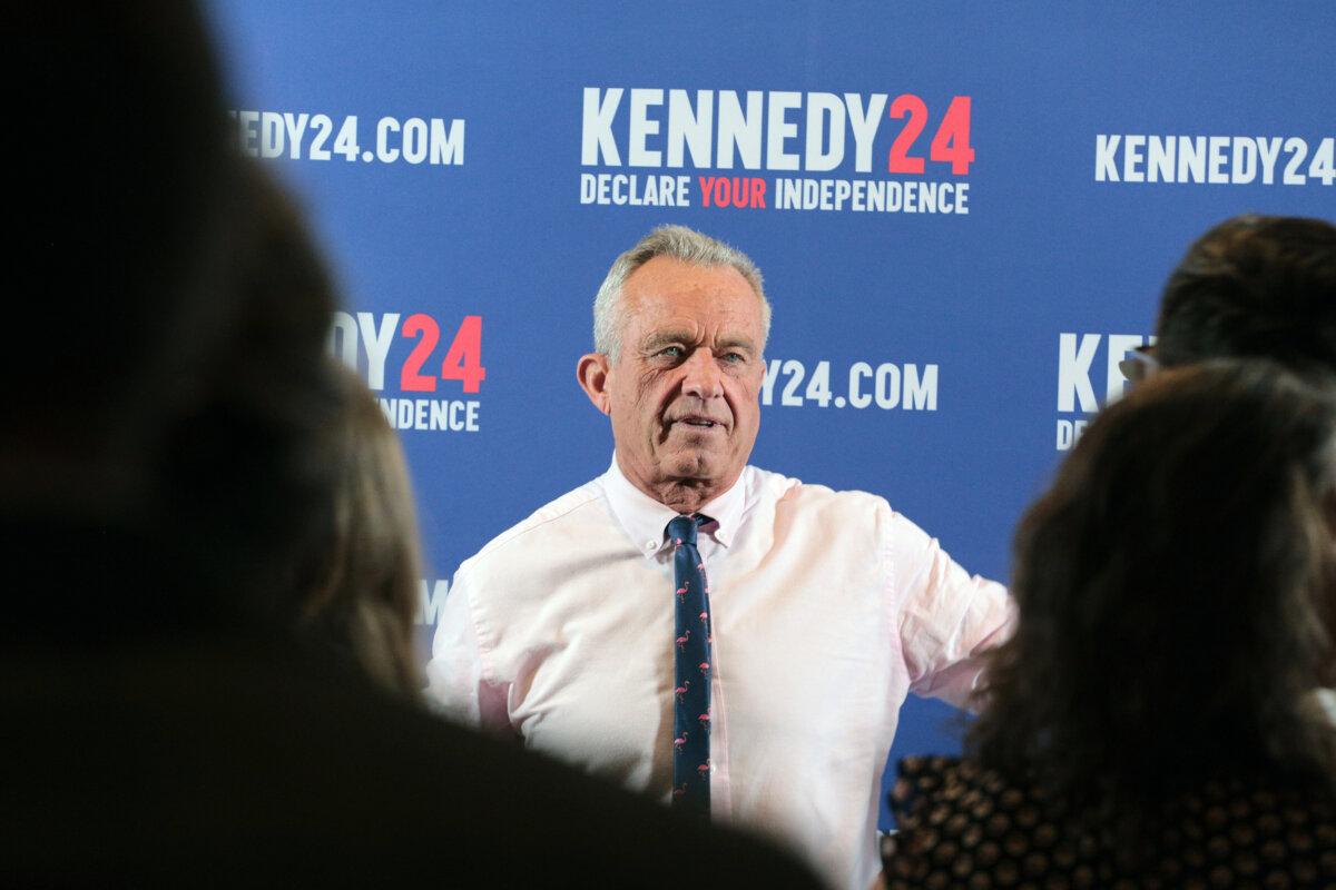 RFK Jr. Claims He'll Win 2024 Election If Americans Don’t Vote Out of Fear 2 Robert F. Kennedy Jr. addresses reporters after a campaign stop in Holbrook, N.Y., on April 28, 2024. (Richard Moore/The Epoch Times)