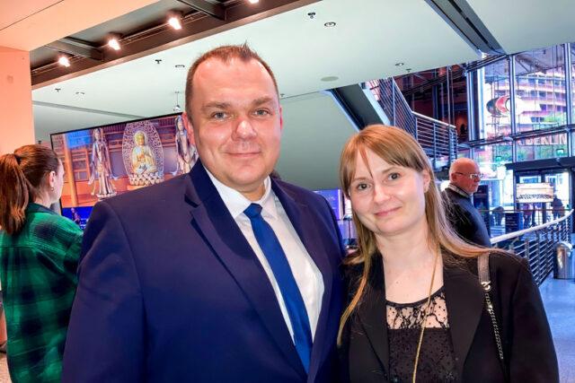 Piotr Stola and his wife Anna Stola at the Shen Yun Performing Arts performance at Theater am Potsdamer Platz in Berlin on April 21, 2024. (Yu Ping /The Epoch Times)