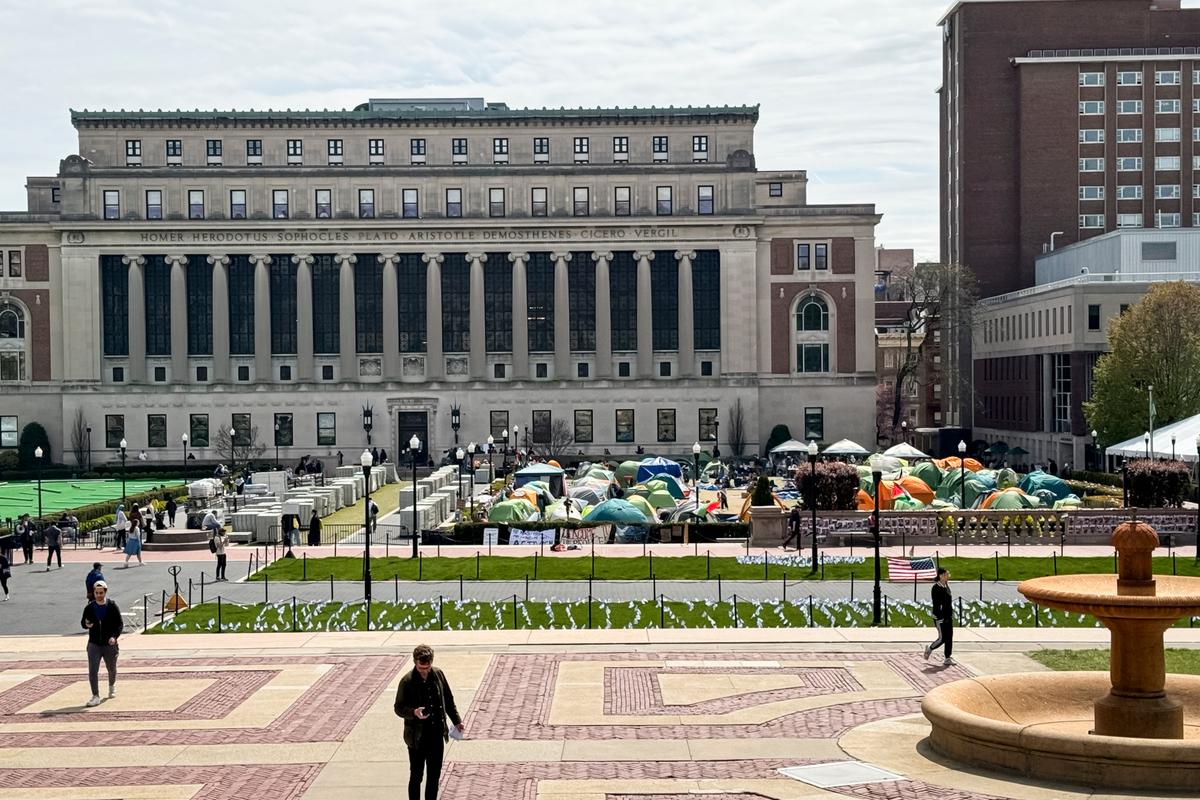 Columbia University students protest the Gaza conflict at Columbia University in New York City on April 27, 2024. (Emel Akan/The Epoch Times)
