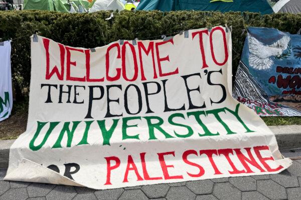 Columbia University students protest the Israel-Gaza conflict at Columbia University in New York City, on April 27, 2024. (Emel Akan/The Epoch Times)