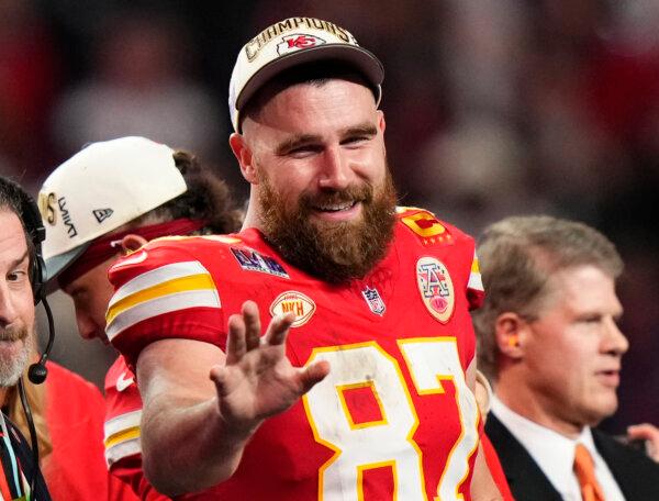 Chiefs Sign Star Tight End Kelce to New Two-Year, Big-Money Deal
