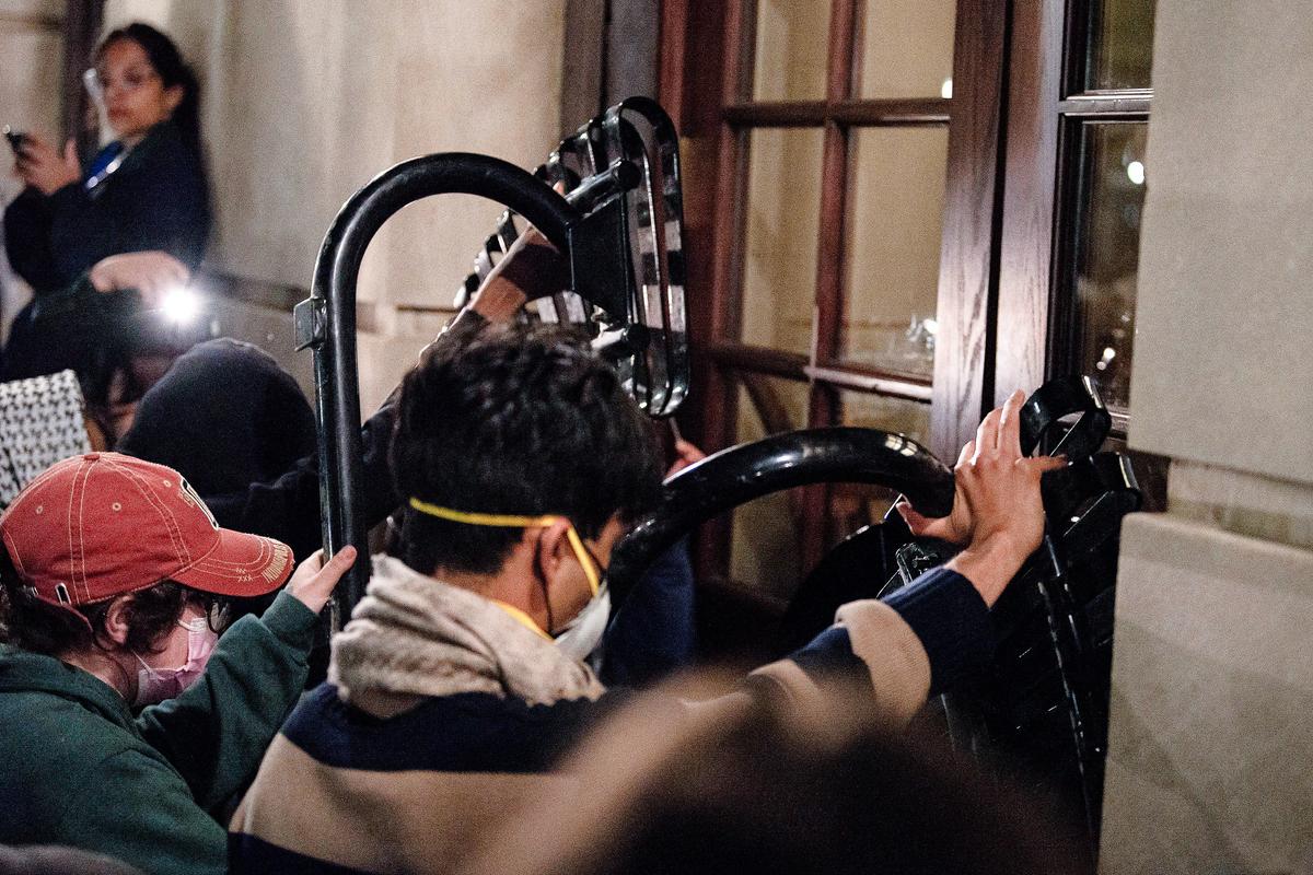 Columbia University Threatens to Expel Students Occupying Building in Pro-Palestinian Demonstration