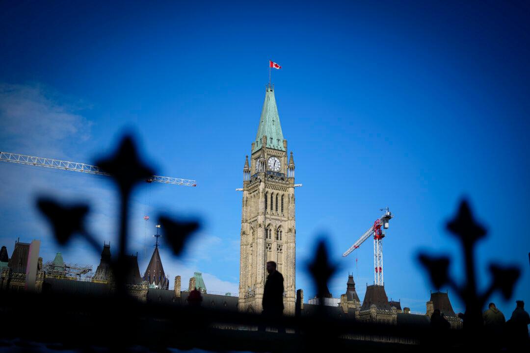 Liberal Budget Passes After NDP Votes in Favour