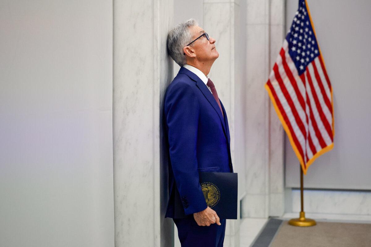 Revision of Job Numbers Sparks Mixed Assessment on US Economy, Labor Market 2 Fed Chairman Jerome Powell prepares to deliver remarks to The Federal Reserve's Division of Research and Statistics Centennial Conference in Washington, on Nov. 8, 2023. (Chip Somodevilla/Getty Images)