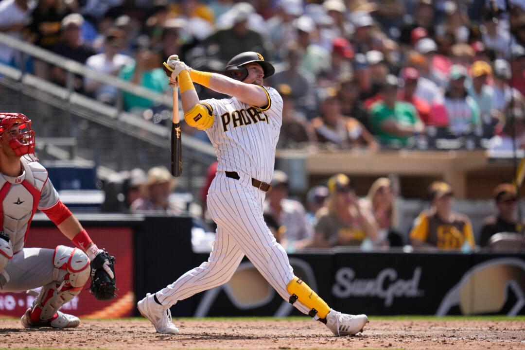 Cronenworth’s Grand Slam Keys Padres’ Victory Over the Reds