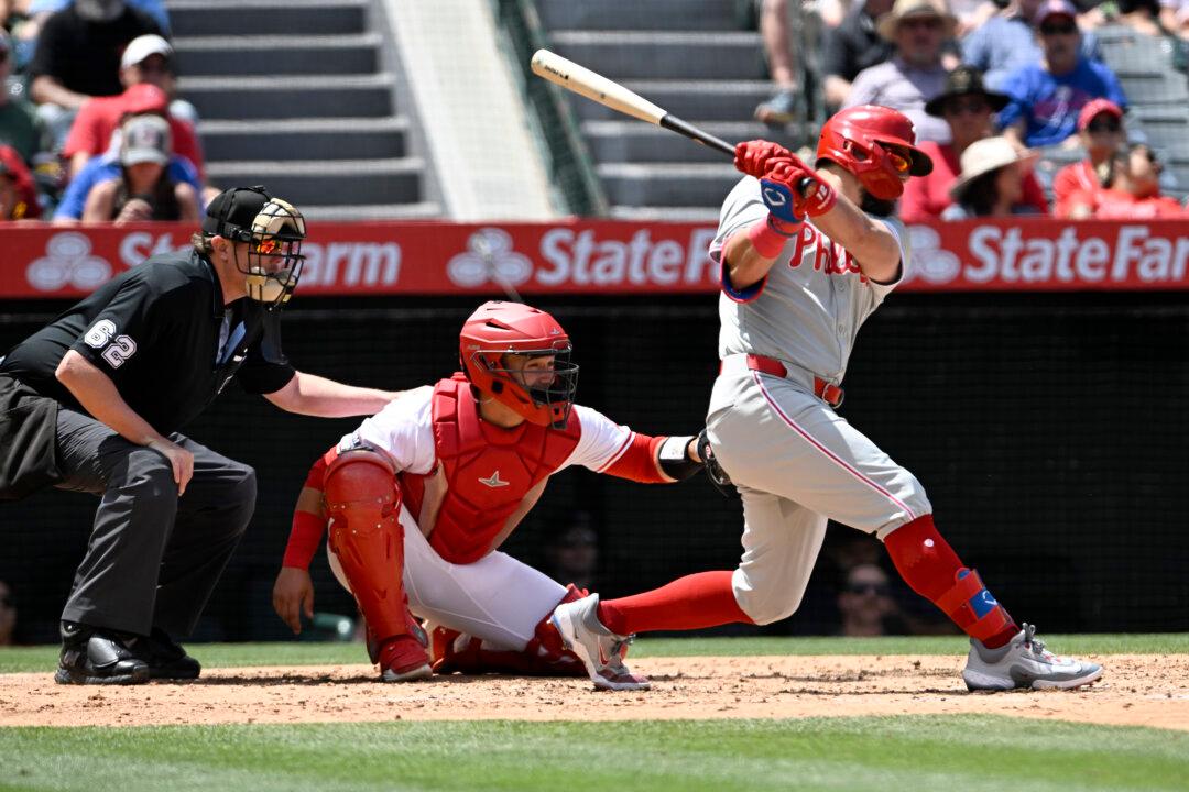 Phillies Survive 18 Strikeouts to Edge Angels, Capture Series