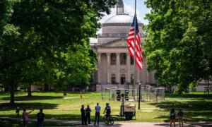 Fraternity Brothers Rush to Save American Flag From Pro-Palestinian Protesters at UNC