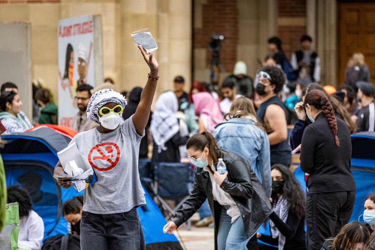 University of California–Los Angeles students protest the Israel–Hamas conflict on campus in Los Angeles on April 25, 2024. (John Fredricks/The Epoch Times)