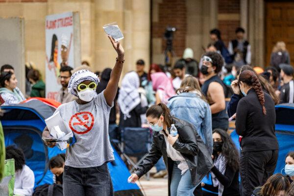 25 Pro-Palestinian Protesters Arrested at UCLA as Police Clear Encampment