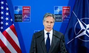 Blinken Says Ukraine Can Address Threats on ‘Russian Side of the Border’ With US Weapons