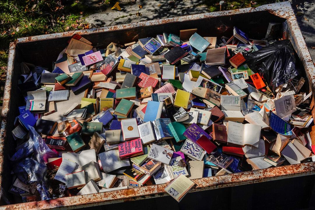 Major Online Bookseller Collapses, Share Price Wiped Out