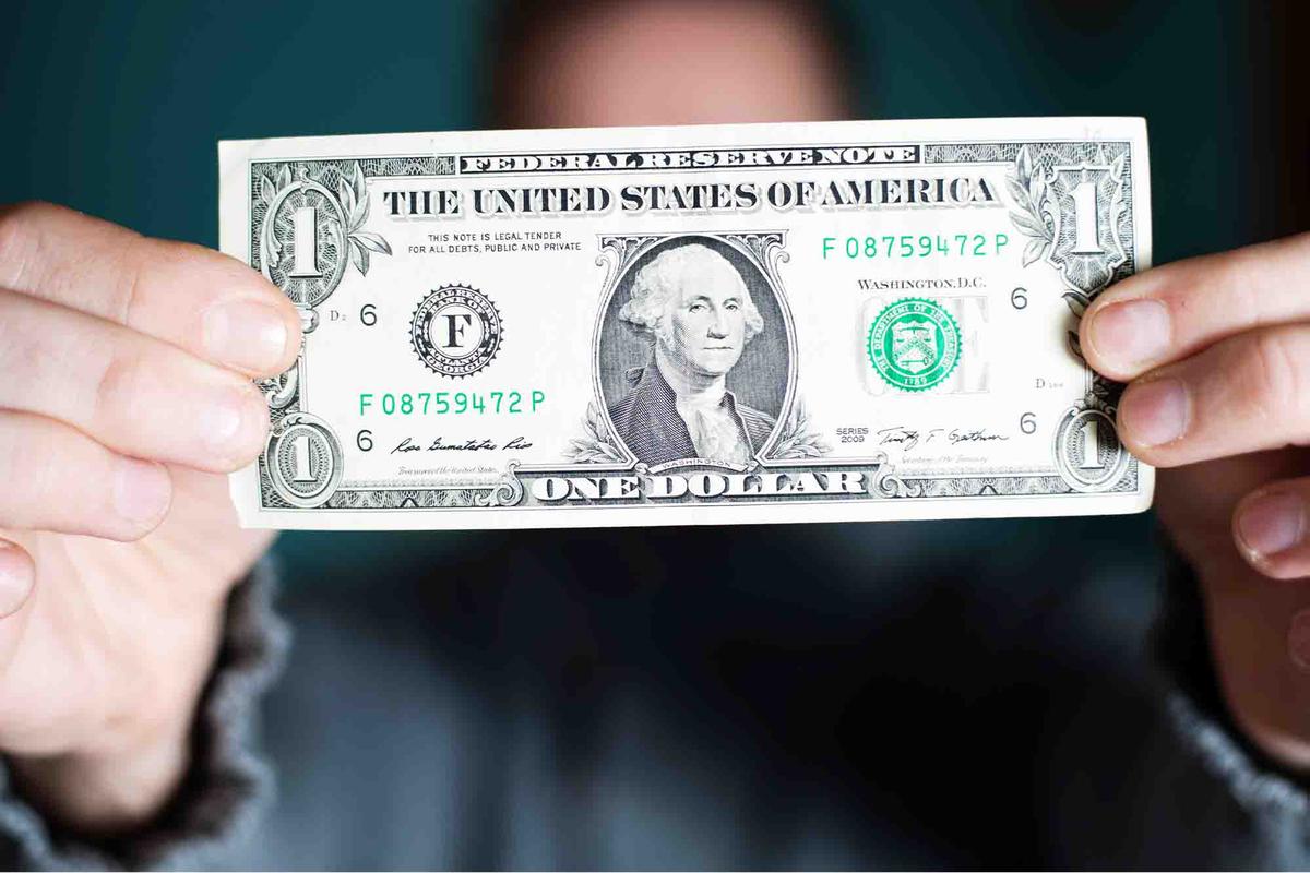 The $1 bill in your pocket could be worth thousands. (Kira Garmashova/Shutterstock)
