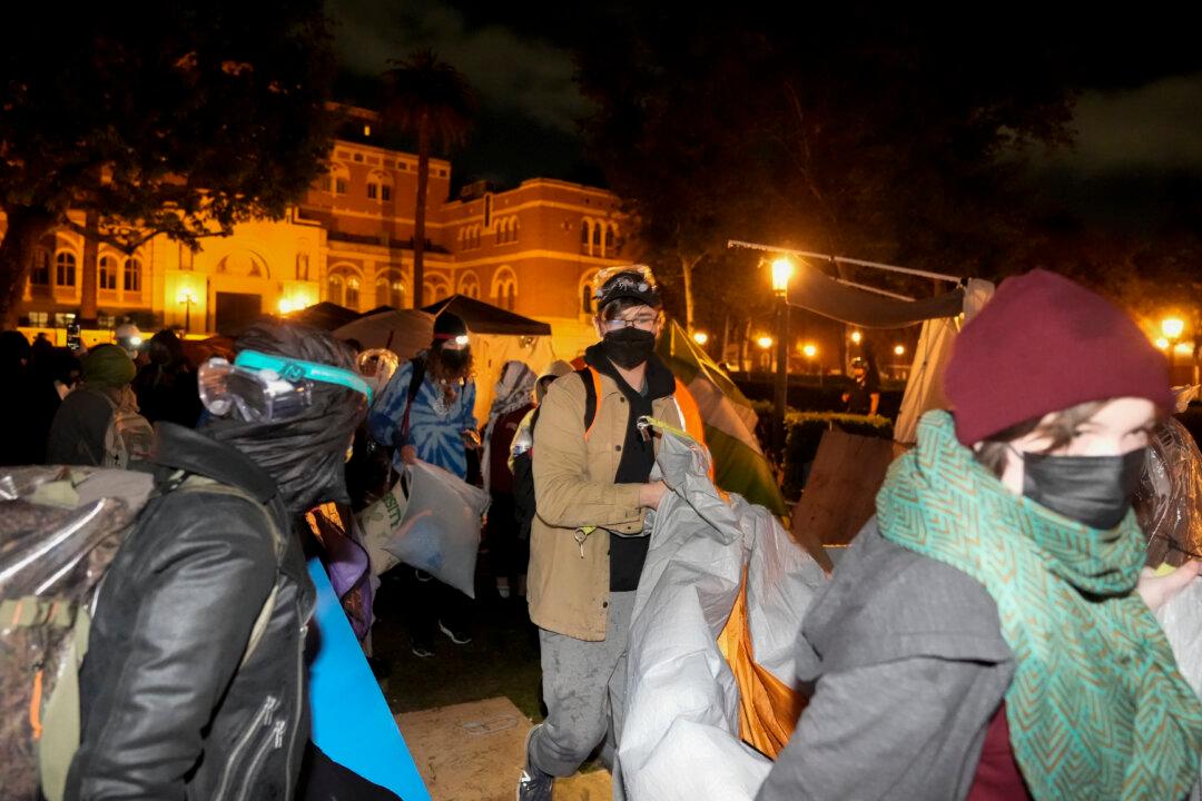 USC to Reopen All Campus Gates Shutdown During Student Protests