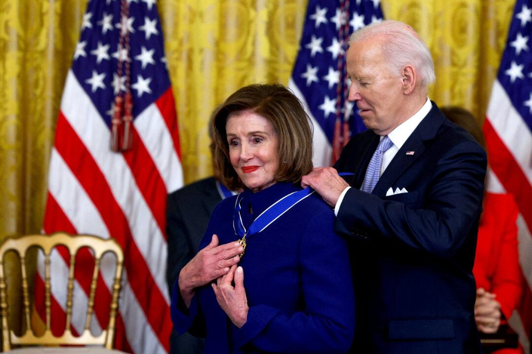 Biden Awards 19 Americans With Presidential Medal of Freedom