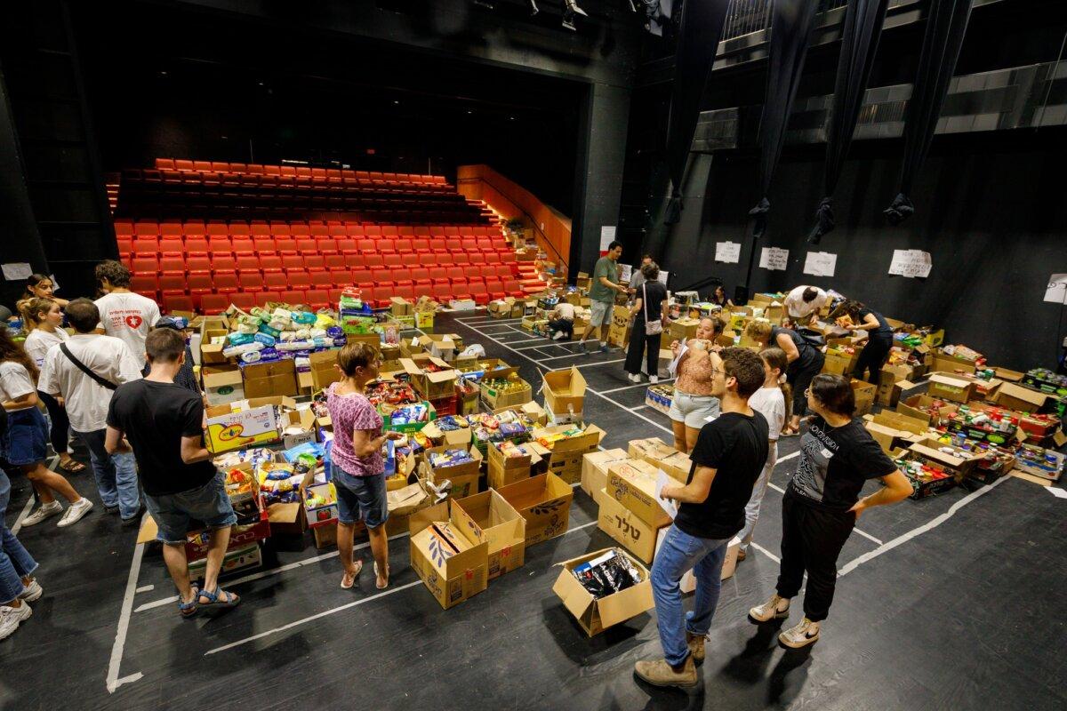 The Jerusalem Civil Command Center put out 40,000 meals a day last fall to help feed evacuees. (Courtesy of the Jerusalem Civil Command Center)