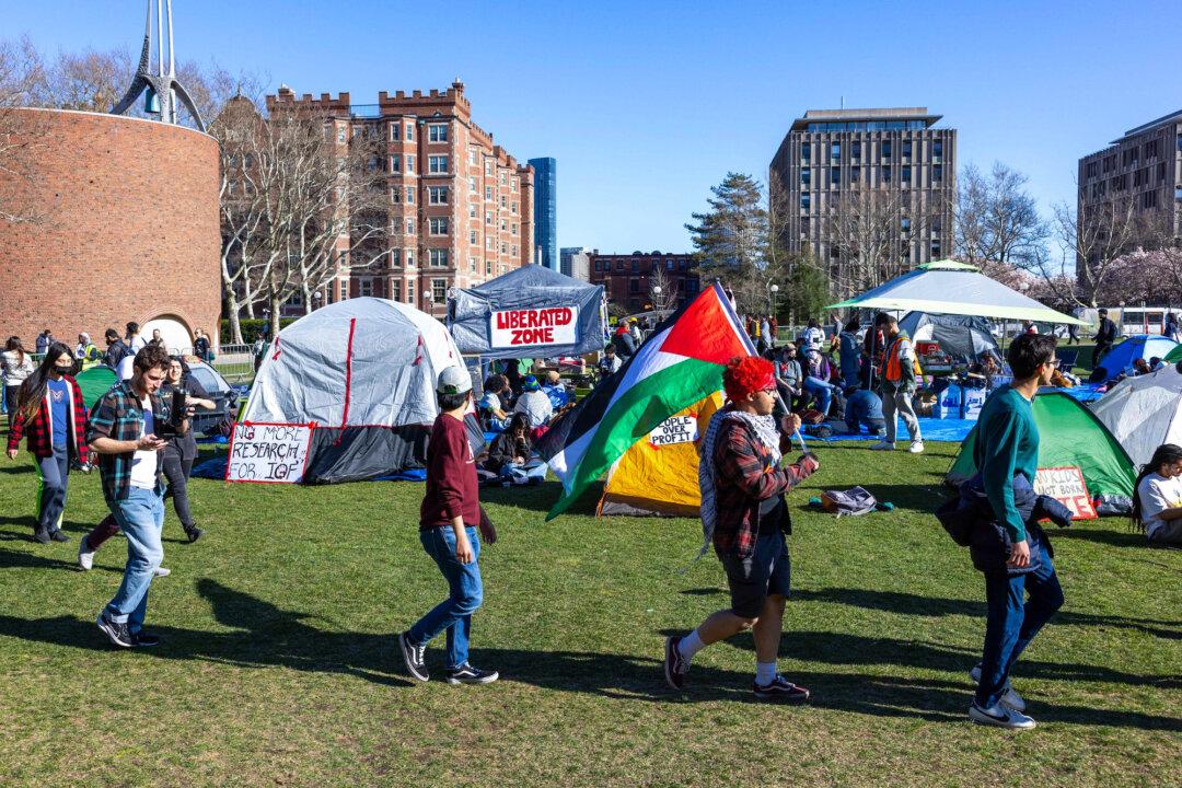 University of Arizona Thwarts Pro-Palestinian Protesters’ Attempt to Seize Graduation Venue