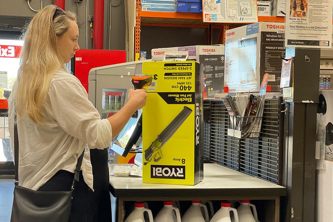 California Bill Seeks New Regulations for Self-Checkouts: Staffing, Signage, Item Limitations