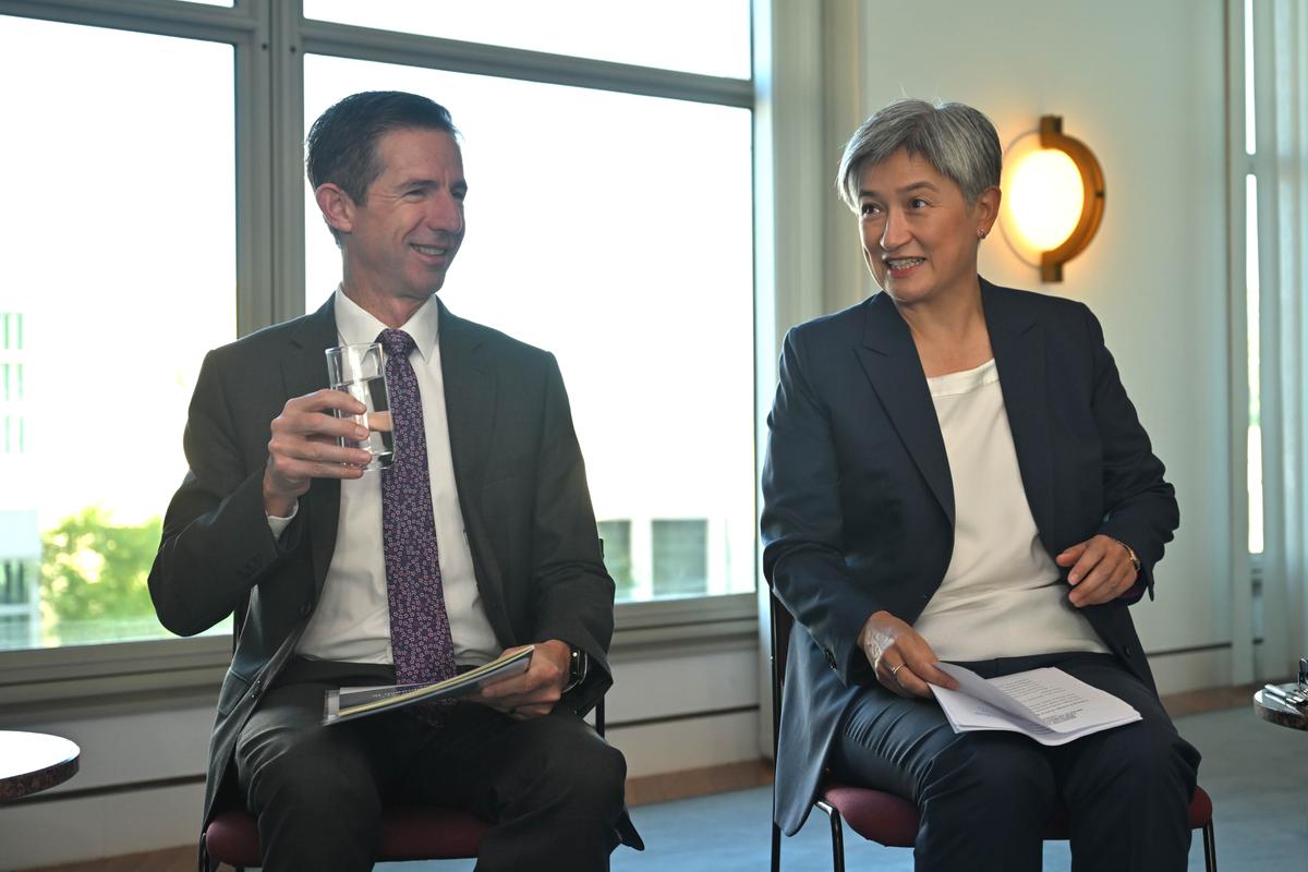 Foreign Minister and Opposition Unite for Tuvalu Visit Aimed at Quelling Chinese Influence