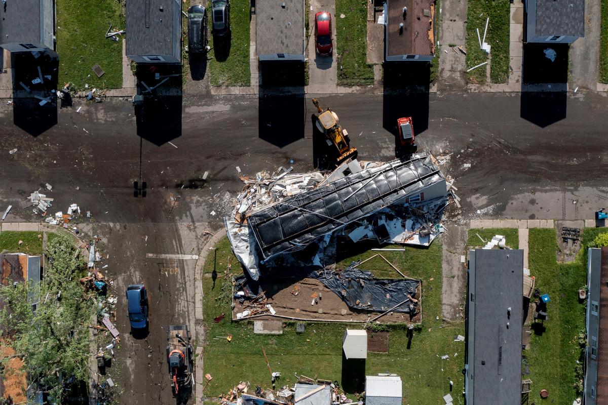 At Least 3 Dead After Severe Storms, Tornadoes in Tennessee, North Carolina