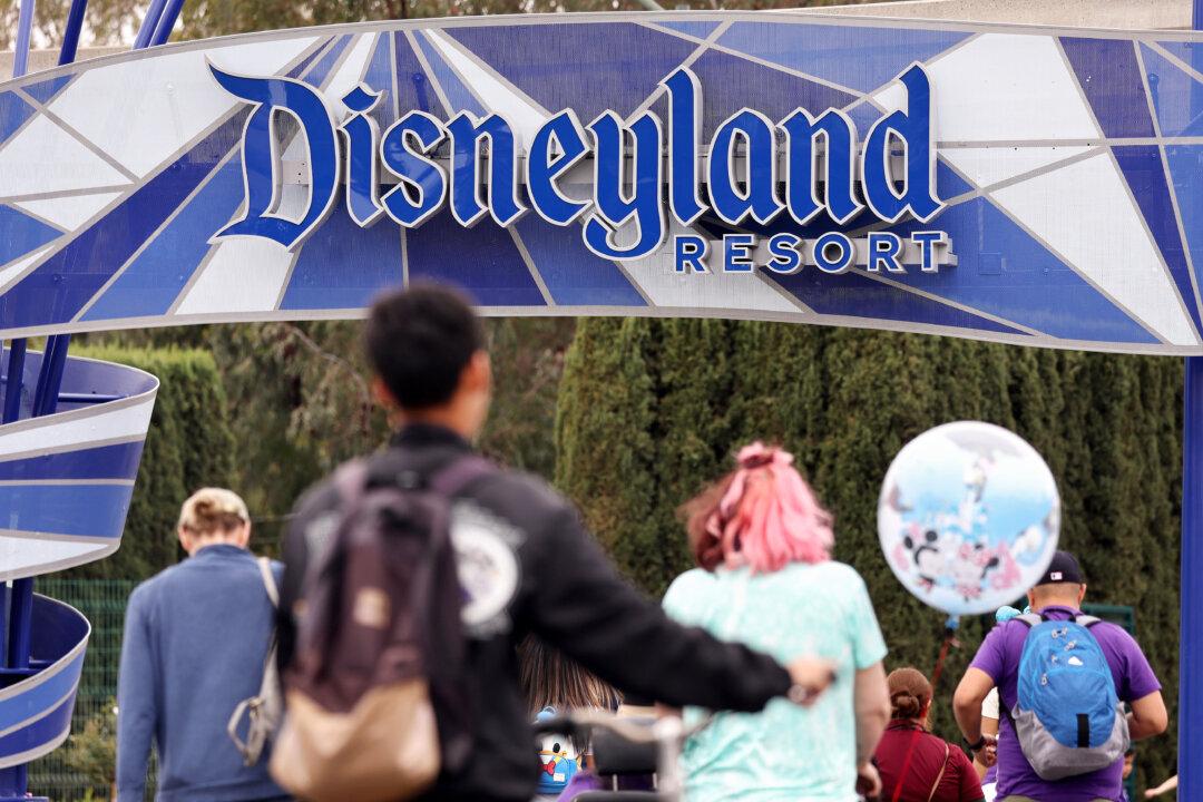 More Families Going Into Debt to Visit Disneyland