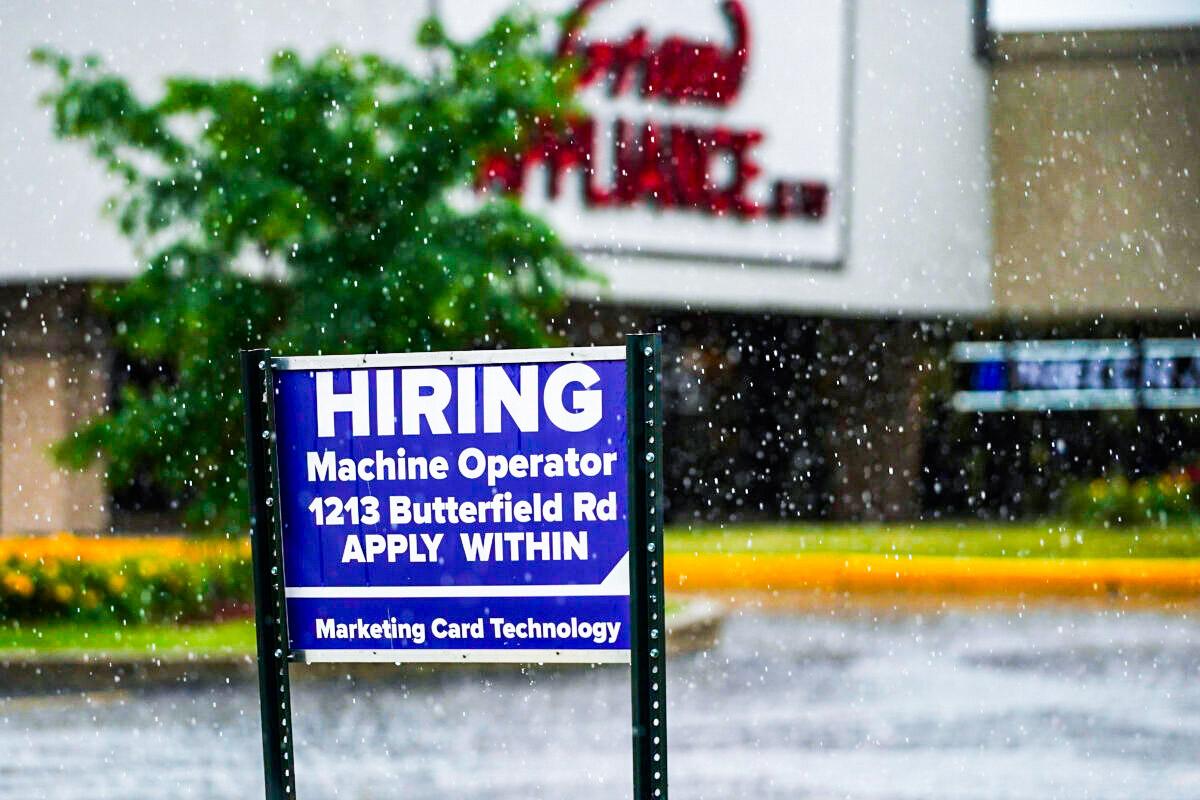 Wave of New Performance Numbers Still Has Some Economists Unsure What’s Ahead for US Economy