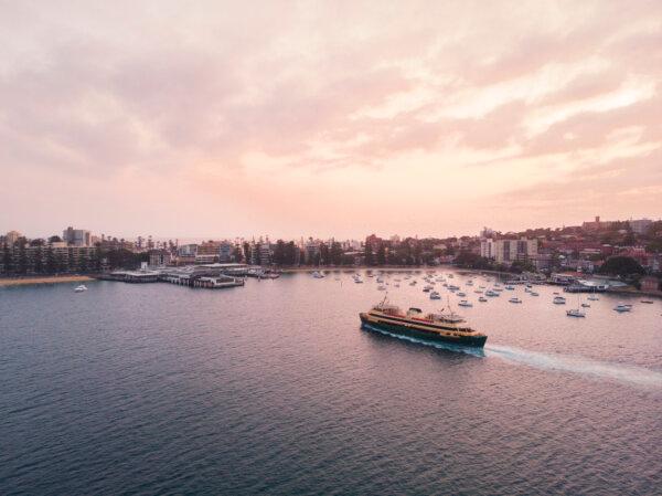 The Manly ferry service arriving at Manly Wharf. (Courtesy of Destination NSW)