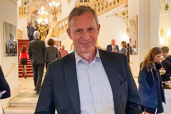 Dieter Hardt-Stremayr at the Shen Yun Performing Arts performance at Graz Opera on May 9, 2024. (Huang Qin/The Epoch Times)