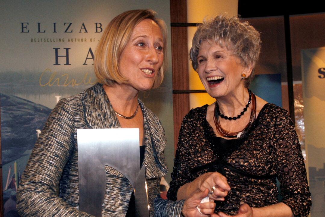 Alice Munro, Canadian Nobel Prize-Winning Author, Dead at 92