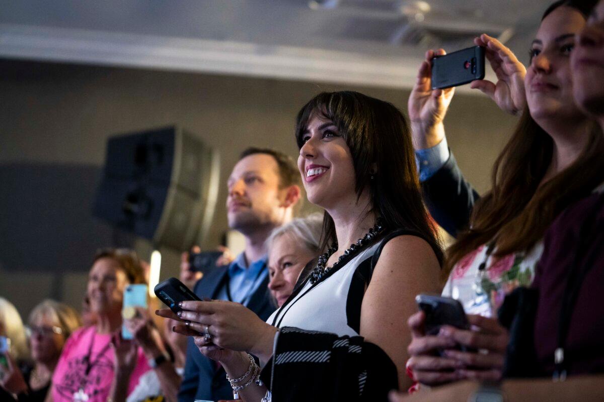 Attendees of former Maryland Gov. Larry Hogan’s watch party after winning the GOP primary election in Annapolis, Md., on May 14, 2024. (Madalina Vasiliu/The Epoch Times)