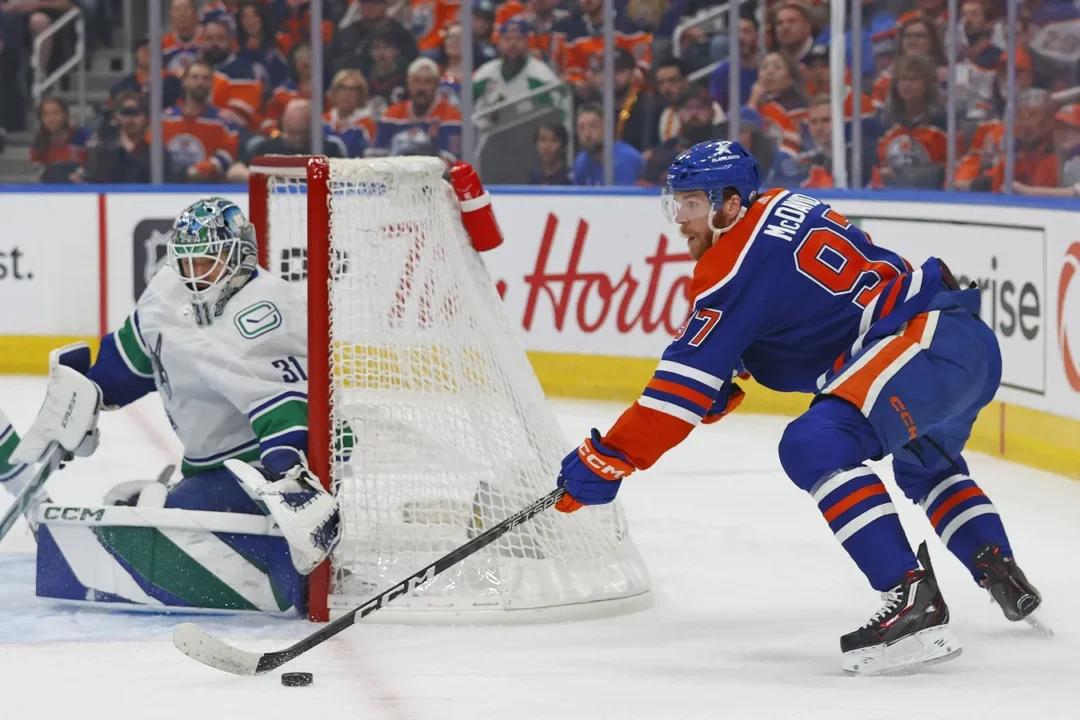 Oilers Level Series vs. Canucks Thanks to Last-Minute Goal