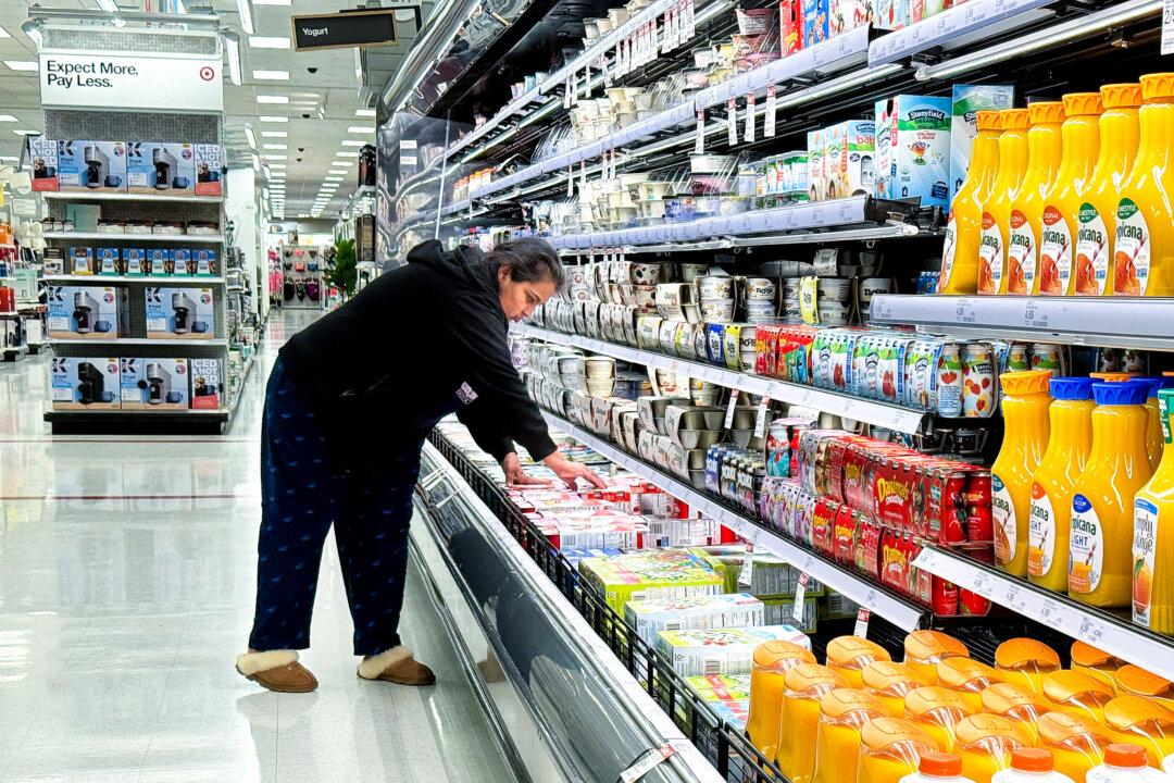 Fed’s Preferred Inflation Gauge Holds Steady, Cementing Expected September Rate Cut