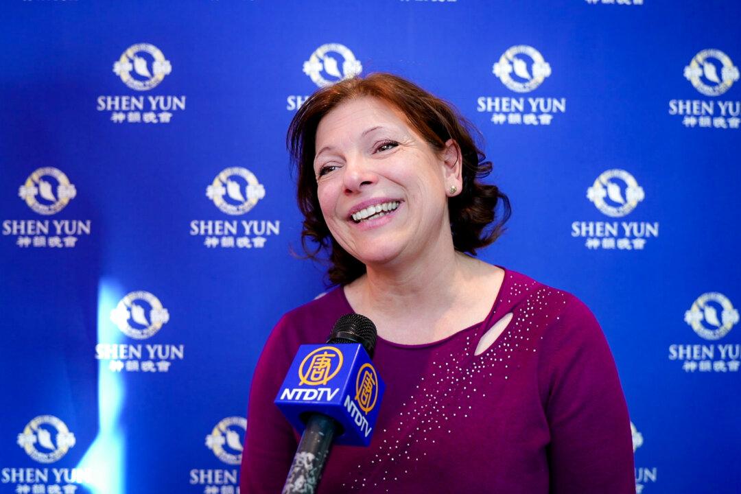 Shen Yun Brings Audience Member to Tears ‘Because It Was so Beautiful’