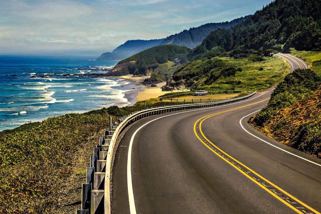 Exploring the Oregon Coast: From the Columbia River to the California Redwoods