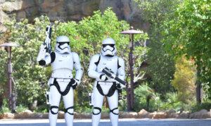 Disneyland Performers Vote to Unionize