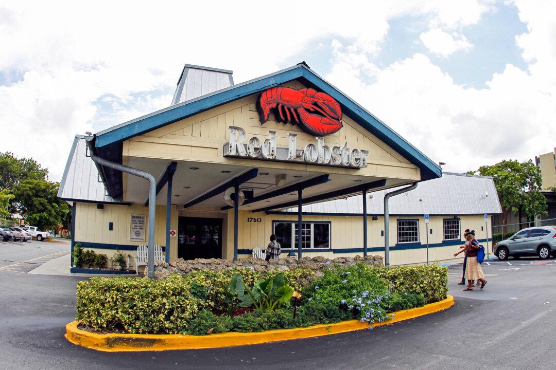 Red Lobster Files for Bankruptcy Amid High Costs