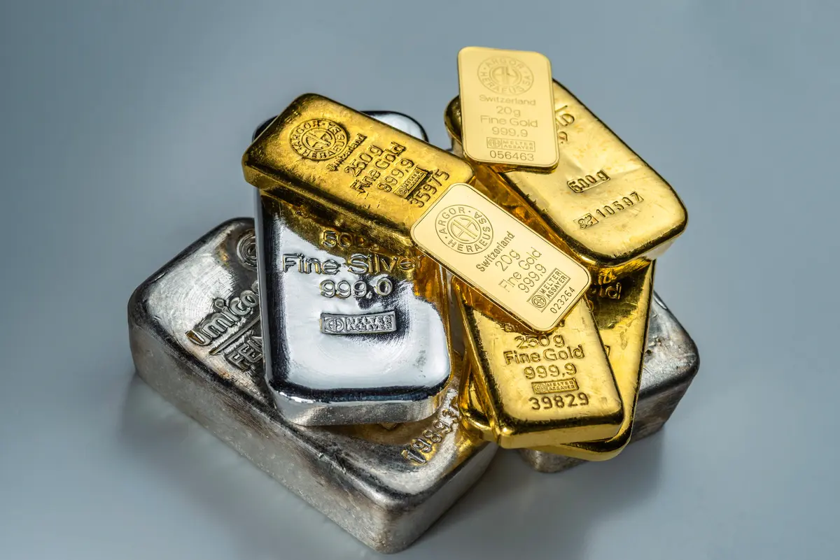 Silver Hits New Record High, Gold Edges Up thumbnail