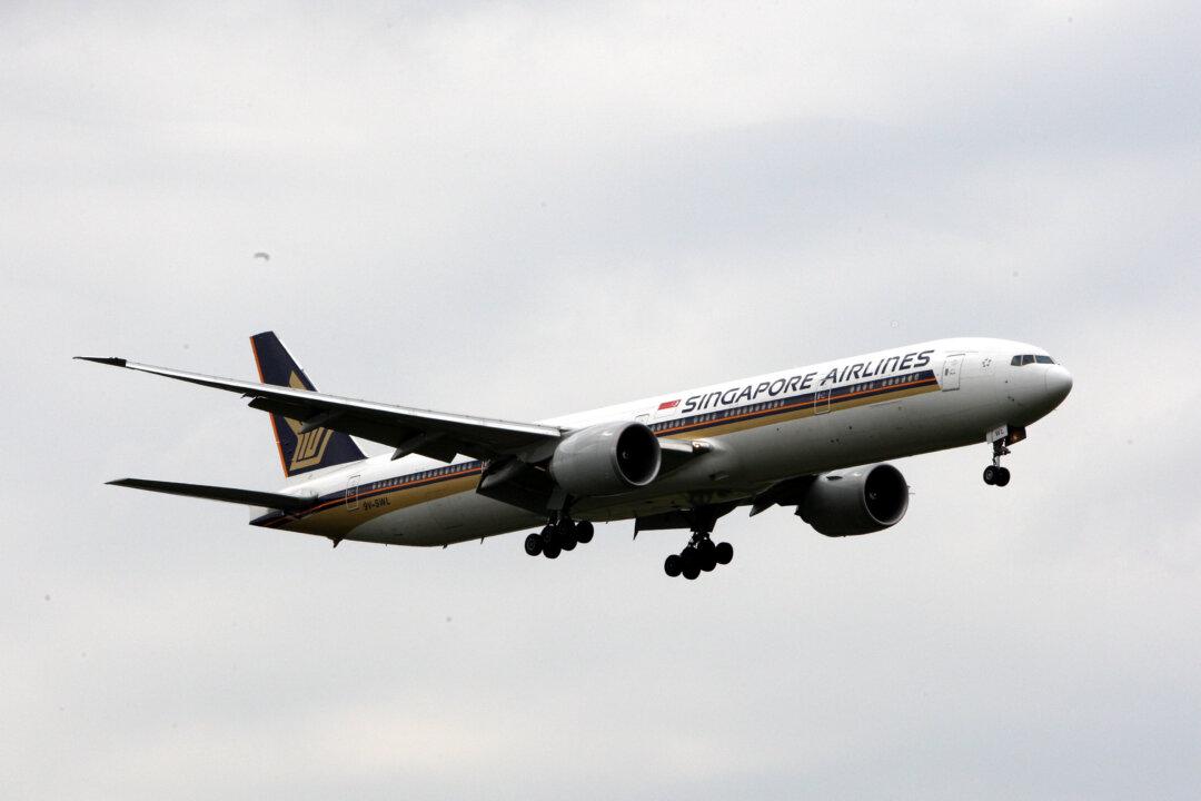 Eight Australians Hospitalised as Man Dies in Severe Plane Turbulence
