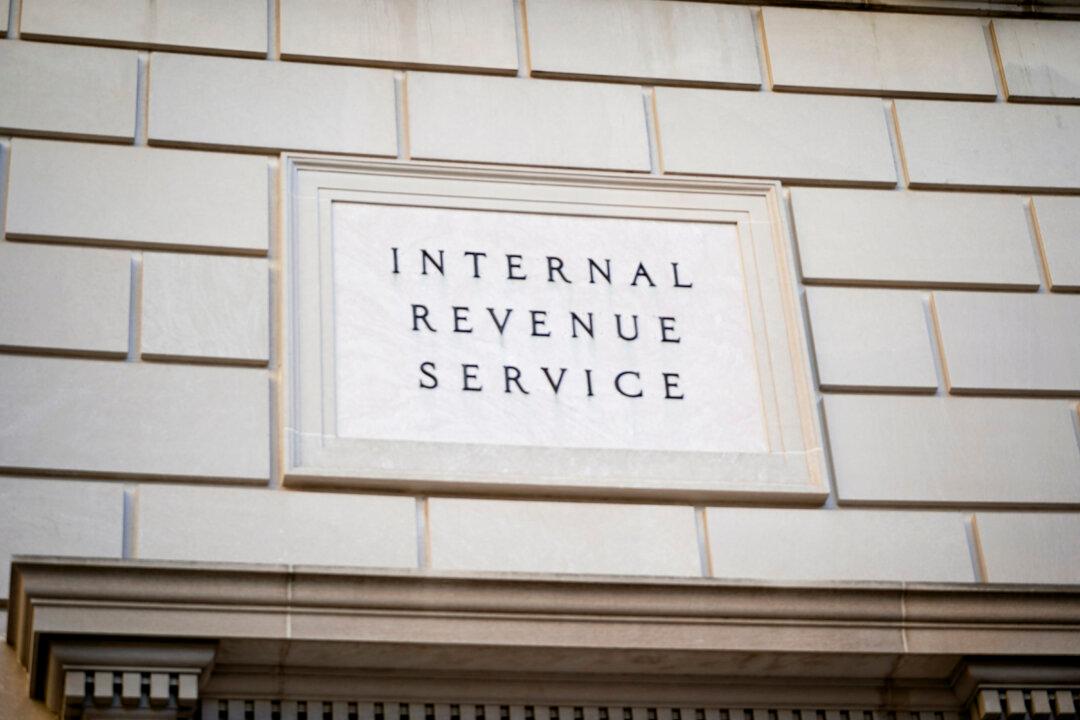 Tax Scams Costing Thousands Their Refunds: Look for These Red Flags