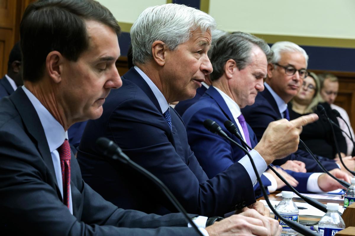 Conservative Shareholders See ‘Pendulum Shift’ Regarding Political Debanking in America