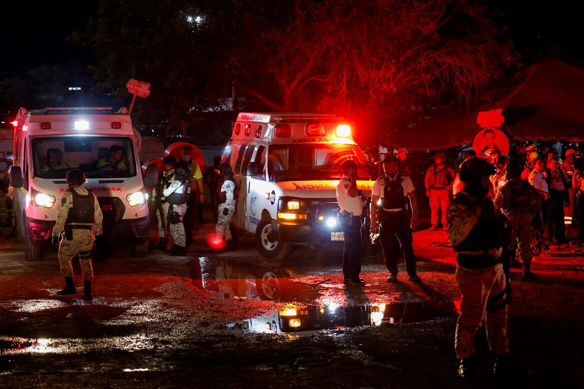 9 Killed in Mexico Stage Collapse at Campaign Event