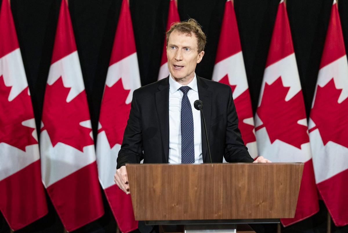 Liberal Bill Would Let Naturalized Canadians Pass Citizenship to Children Born Abroad