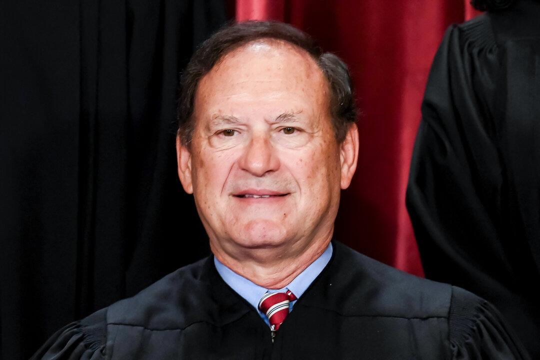 Supreme Court Sides With Government in 3-strikes Gun Law Ruling