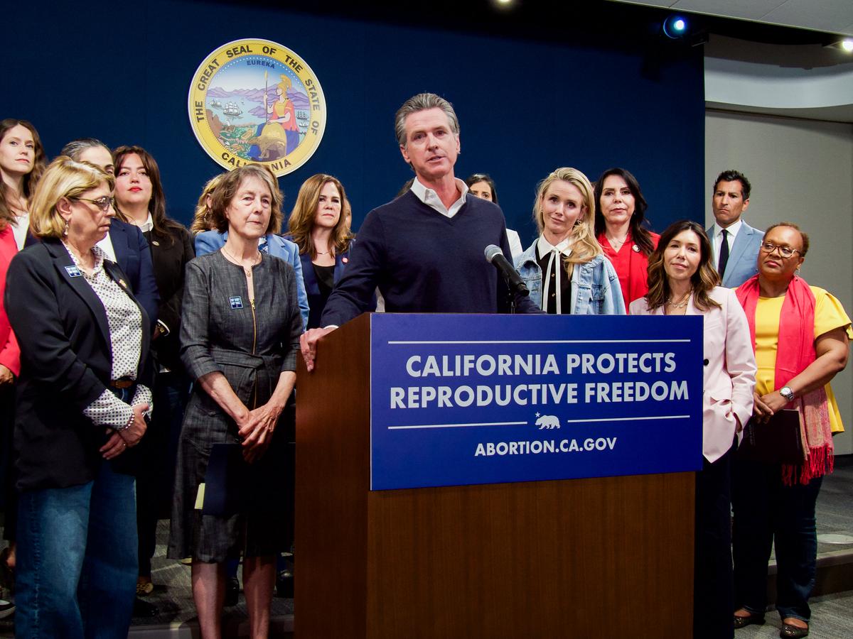 Gov. Newsom Signs Bill Allowing Arizona Doctors to Provide Abortions in California