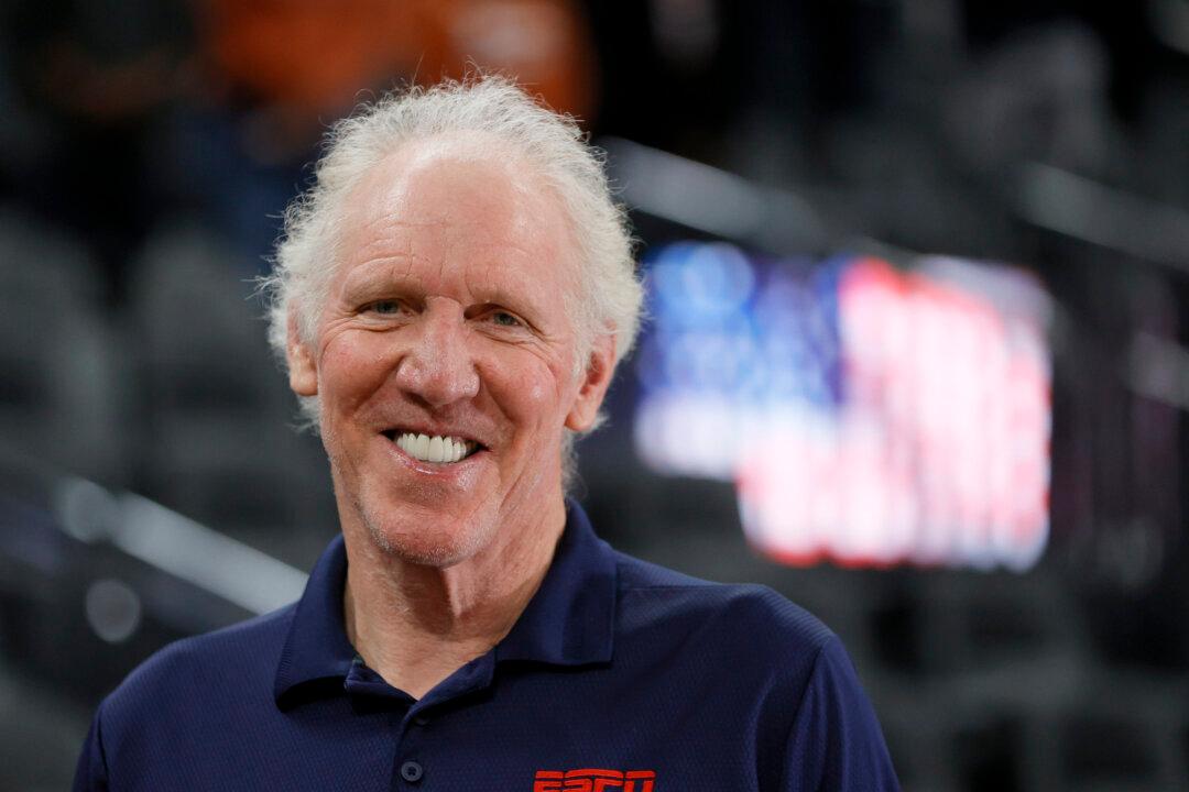 Basketball Hall of Famer Bill Walton Dies at 71
