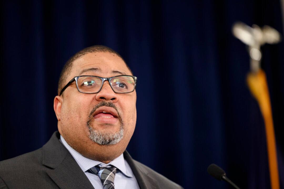 Bragg Won’t Reveal Whether Prosecutors Will Seek Trump Prison Sentence