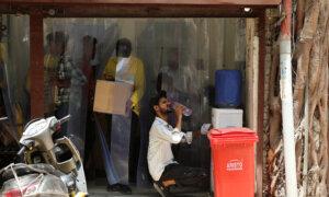 India Heatwave Kills at Least 33, Including Election Officials